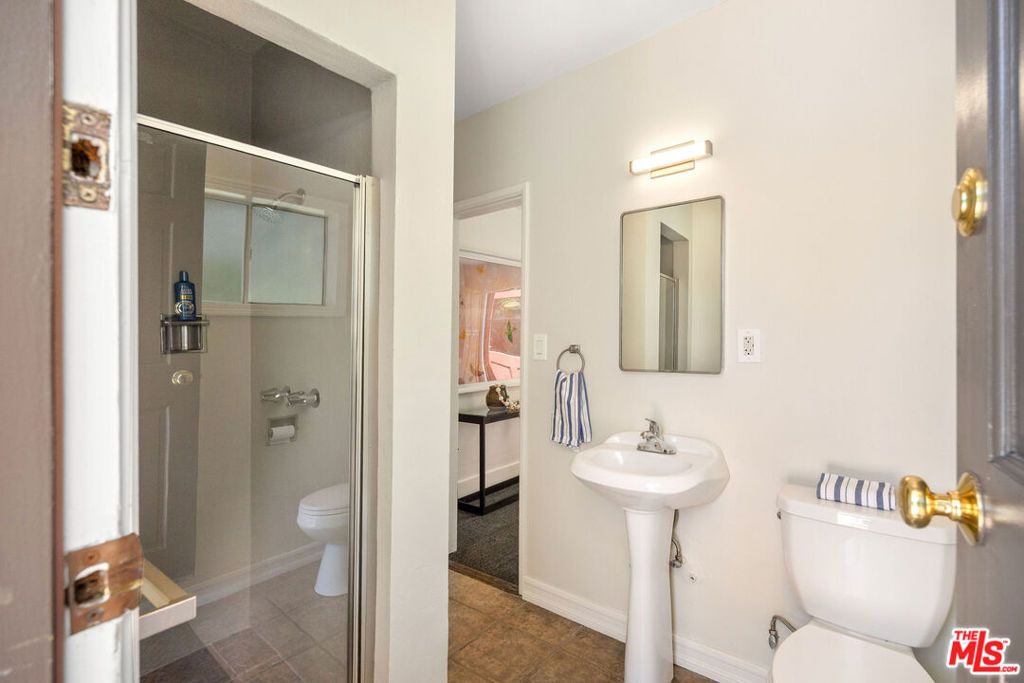 Image 40 of property listing at 6501 Whitworth Drive, Los Angeles, CA 90035