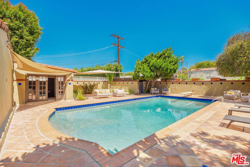 Image 42 of property listing at 6501 Whitworth Drive, Los Angeles, CA 90035
