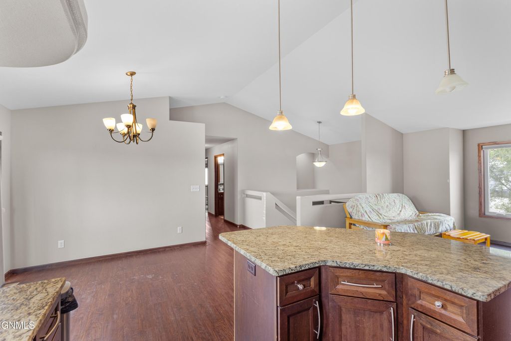 1413 Shires Drive SE, Mandan, ND 58554 photo 4