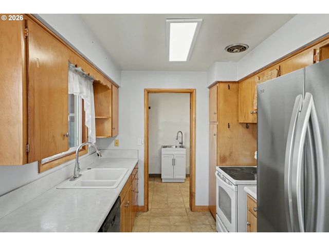 4724 FIR DELL Dr, Salem, OR 97302