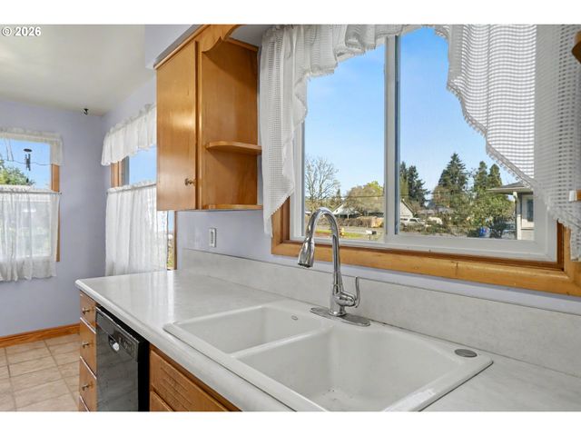 4724 FIR DELL Dr, Salem, OR 97302