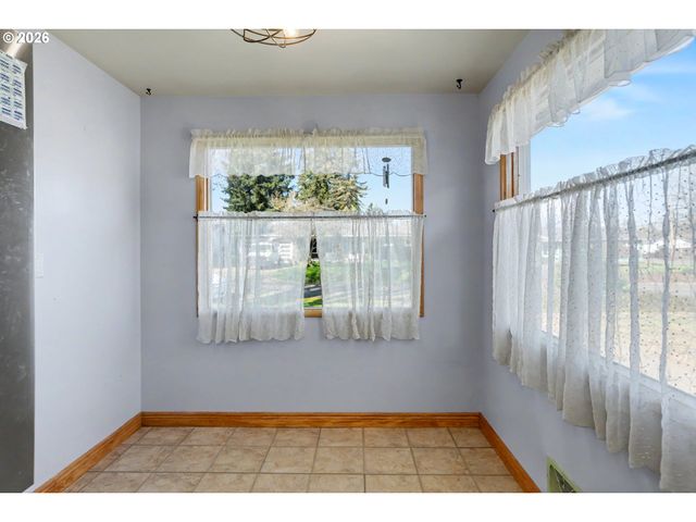 4724 FIR DELL Dr, Salem, OR 97302