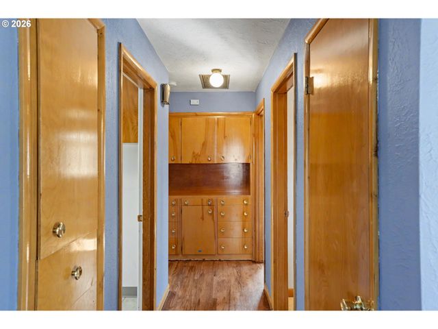 4724 FIR DELL Dr, Salem, OR 97302