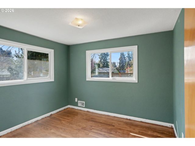 4724 FIR DELL Dr, Salem, OR 97302