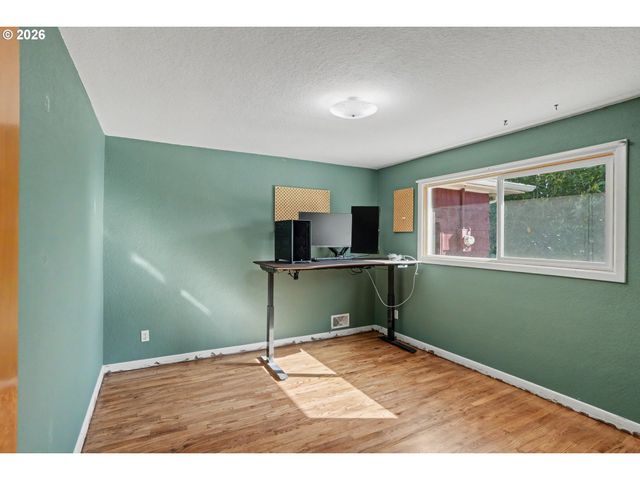 4724 FIR DELL Dr, Salem, OR 97302