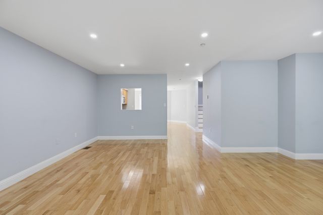 6 Mayberry Drive E, Westborough, MA 01581
