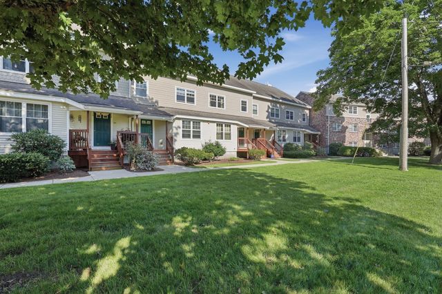 6 Mayberry Drive E, Westborough, MA 01581