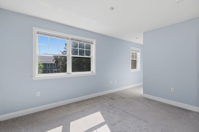 6 Mayberry Drive E, Westborough, MA 01581