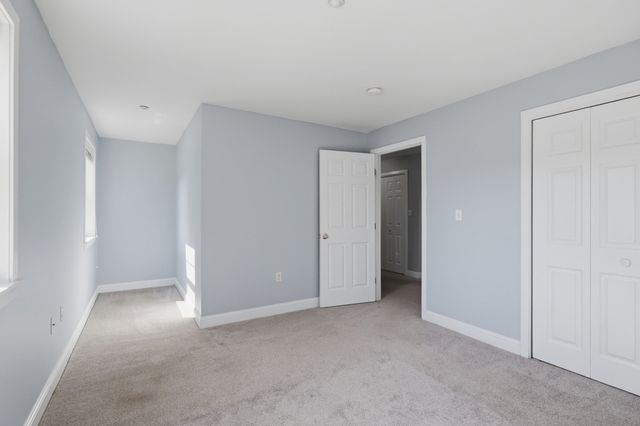 6 Mayberry Drive E, Westborough, MA 01581