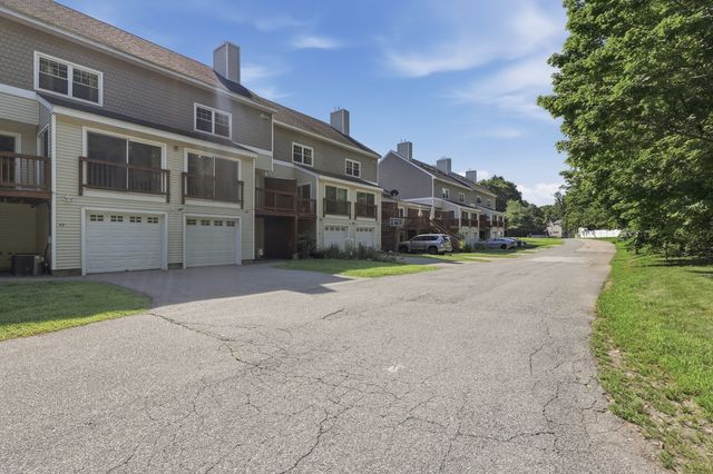 6 Mayberry Drive E, Westborough, MA 01581