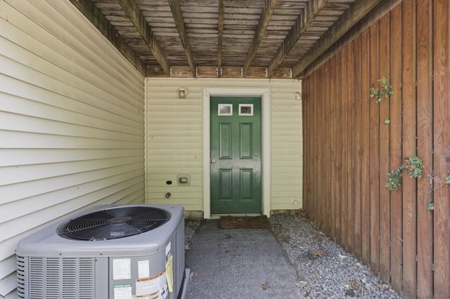6 Mayberry Drive E, Westborough, MA 01581