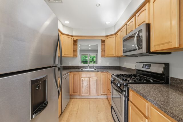 6 Mayberry Drive E, Westborough, MA 01581