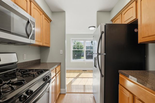 6 Mayberry Drive E, Westborough, MA 01581