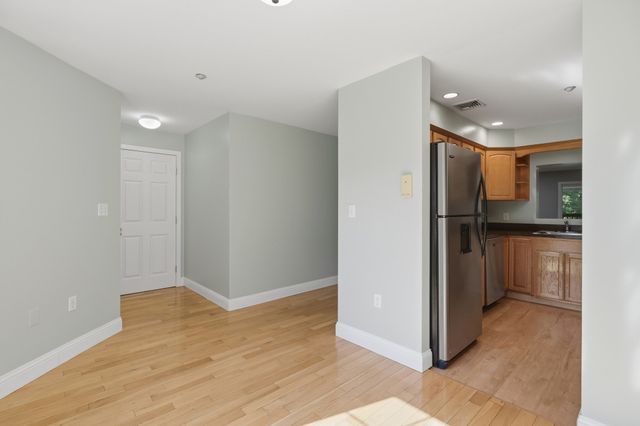 6 Mayberry Drive E, Westborough, MA 01581