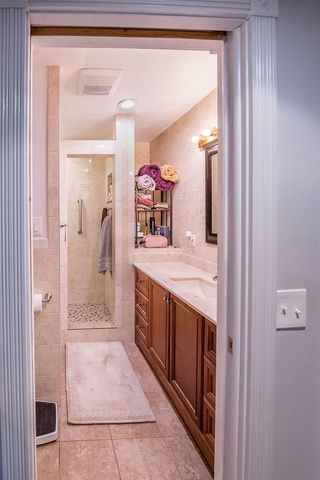 5003 UMBER WAY S, Tampa, FL 33624