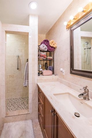 5003 UMBER WAY S, Tampa, FL 33624