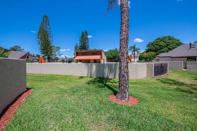 5003 UMBER WAY S, Tampa, FL 33624