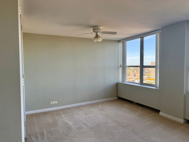 655 W IRVING PARK Road 2012, Chicago, IL 60613