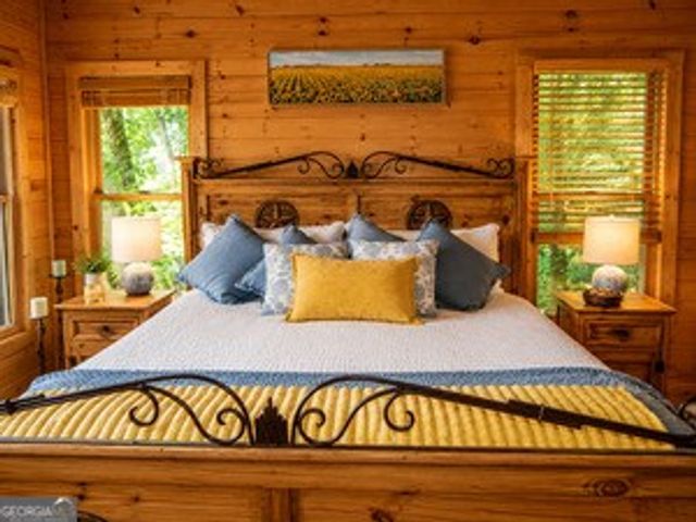 649 Weaver Creek Way, Blue Ridge, GA 30513