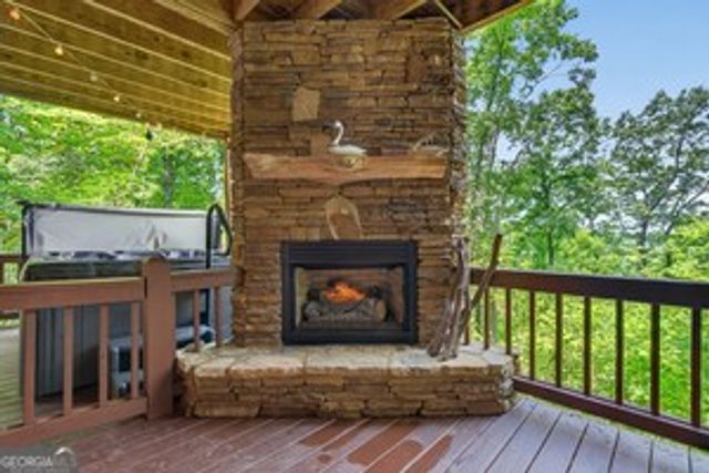 649 Weaver Creek Way, Blue Ridge, GA 30513