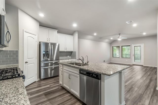 9257 Inland Leather Lane, Conroe, TX 77385