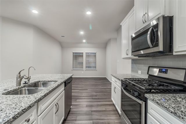 9257 Inland Leather Lane, Conroe, TX 77385