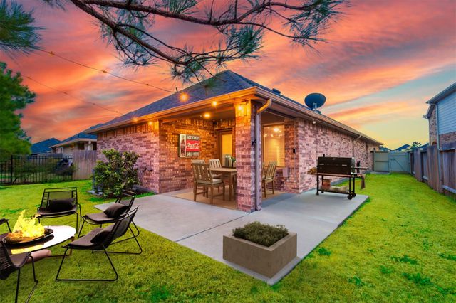 9257 Inland Leather Lane, Conroe, TX 77385