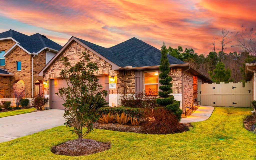 9257 Inland Leather Lane, Conroe, TX 77385