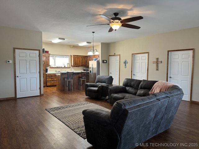 1115 Carbon, Mcalester, OK 74501