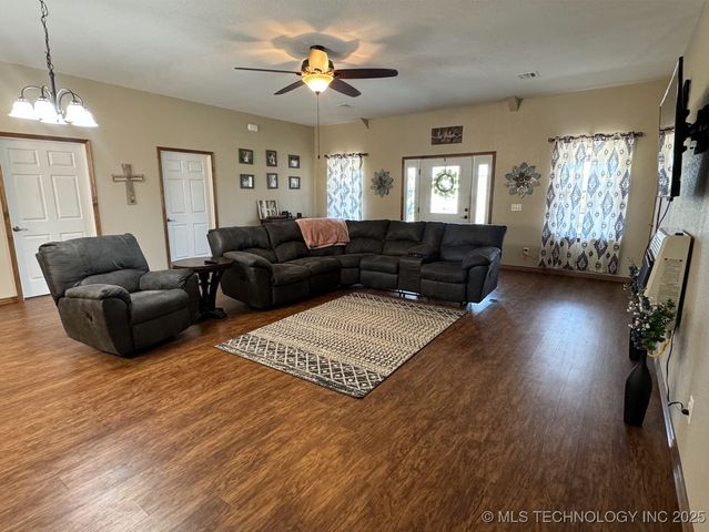 1115 Carbon, Mcalester, OK 74501