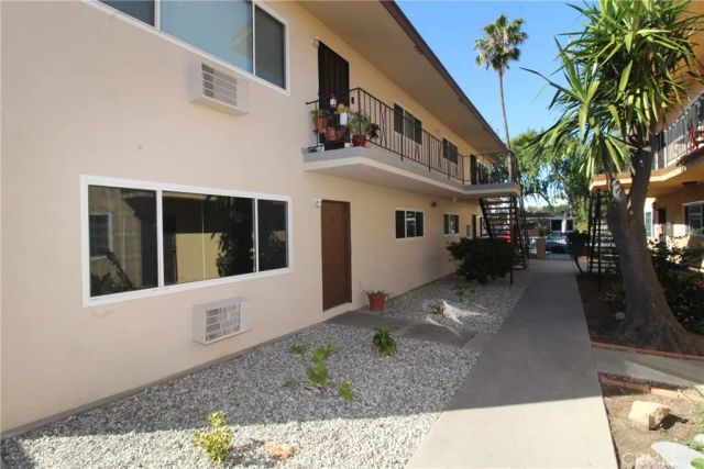 1010 E 32nd B, Signal Hill, CA 90755