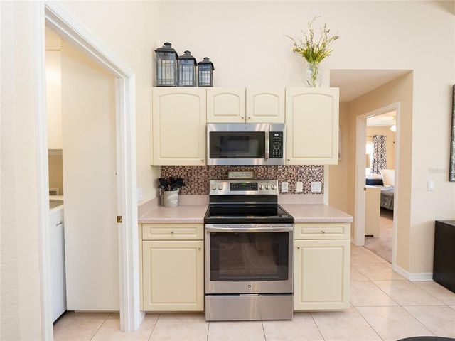 1124 W HILLSBOROUGH BOULEVARD, North Port, FL 34288