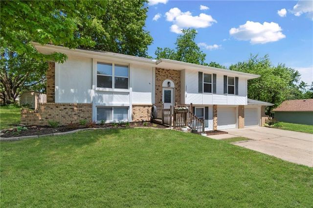 19212 E 15TH Street N, Independence, MO 64056