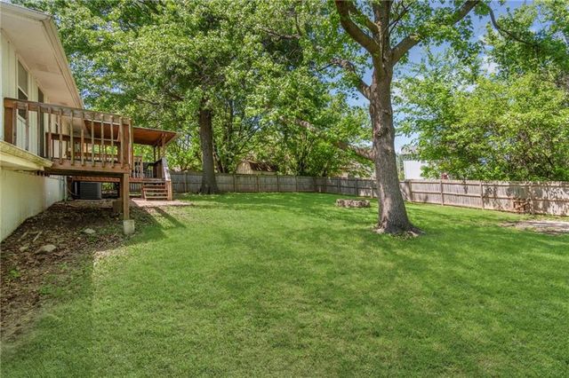 19212 E 15TH Street N, Independence, MO 64056