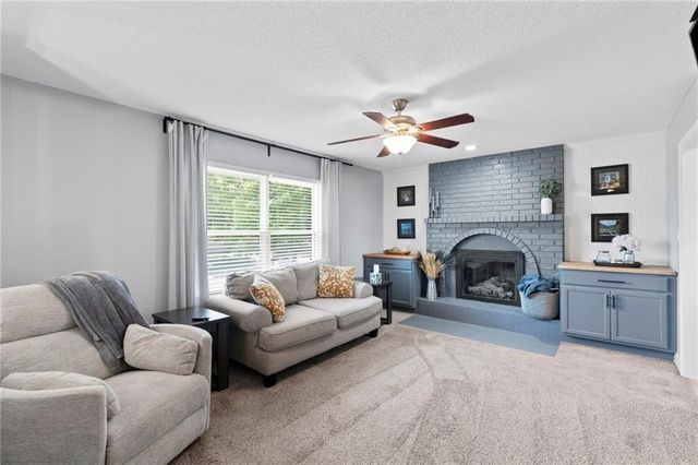 19212 E 15TH Street N, Independence, MO 64056