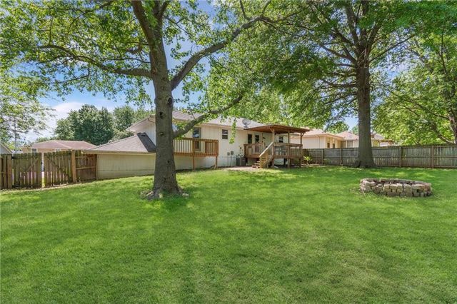 19212 E 15TH Street N, Independence, MO 64056