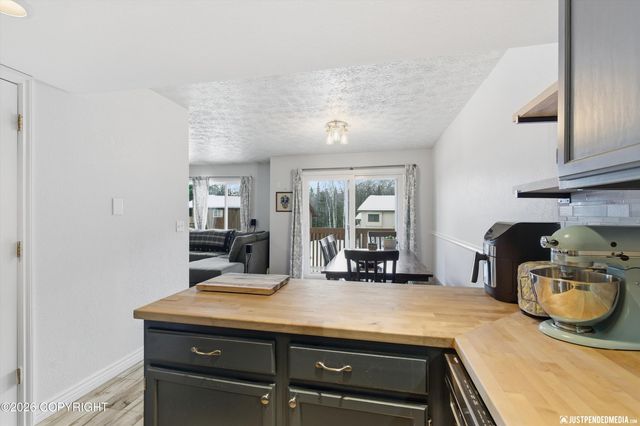 18821 S Kanaga Loop, Eagle River, AK 99577