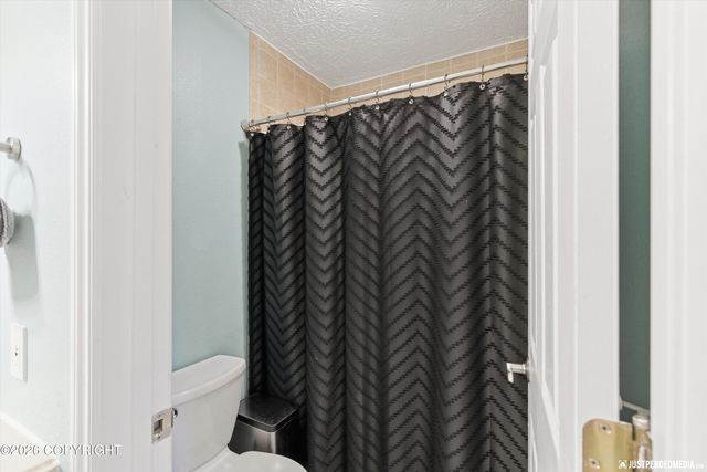 18821 S Kanaga Loop, Eagle River, AK 99577