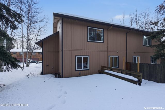 18821 S Kanaga Loop, Eagle River, AK 99577