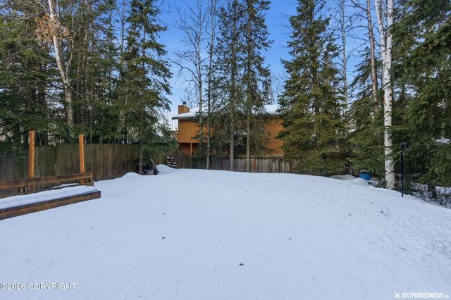 18821 S Kanaga Loop, Eagle River, AK 99577