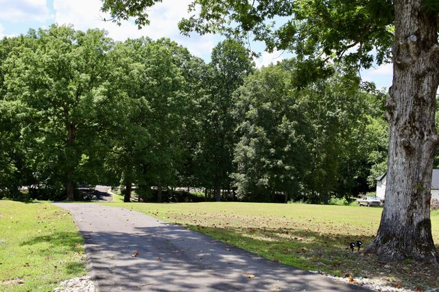 746 Nels Adams Rd, Dickson, TN 37055