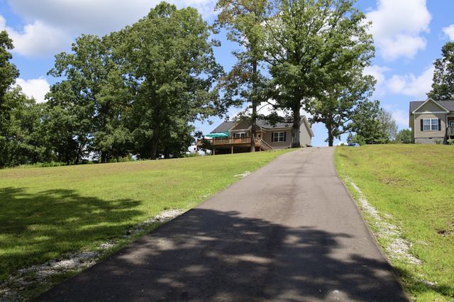 746 Nels Adams Rd, Dickson, TN 37055