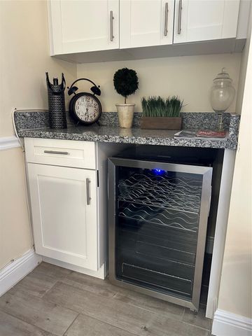 1605 US Highway 1 V-4 104, Jupiter, FL 33477