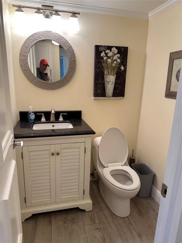 1605 US Highway 1 V-4 104, Jupiter, FL 33477