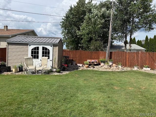 138 North Creek Drive, Cheektowaga, NY 14225