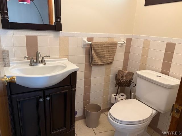138 North Creek Drive, Cheektowaga, NY 14225