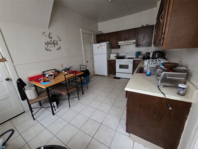 725-27 W 10TH Street, Erie, PA 16502