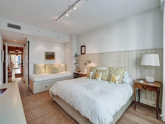 3201 NE 183rd St 301, Aventura, FL 33160