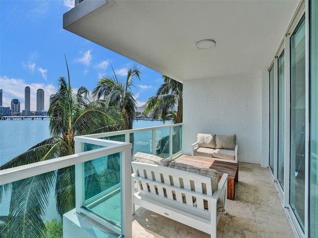 3201 NE 183rd St 301, Aventura, FL 33160