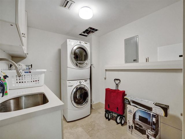 3201 NE 183rd St 301, Aventura, FL 33160